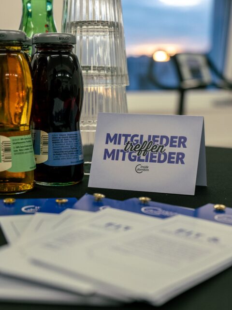 Mitglieder treffen Mitglieder - Teil 4 💪🗣️
Unser viertes Netzwerktreffen stand ganz unter dem Motto Schwitzen & Schwatzen!
Bei @physioff drehte sich alles um Bewegung im Alltag – und wie man mit kleinen Tricks ganz einfach mehr Aktivität in den Tag bringt.
Zwischen interessanten Inputs, spannenden Gesprächen und einer Portion Bewegung kam auch der Spaß nicht zu kurz 😄
Danke an Fabian und alle Teilnehmenden für diesen motivierenden Abend voller Energie und Austausch!